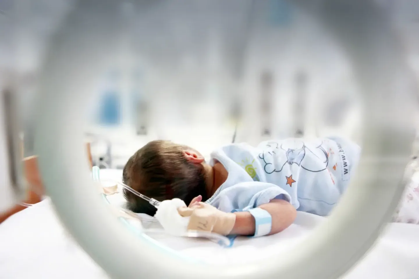Supporting the journey from NICU admission through the first year home.